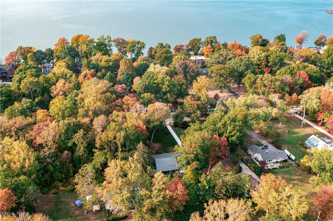 12866 Lake Shore Boulevard