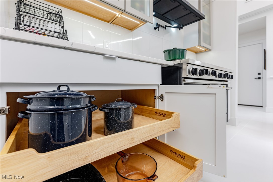 12866 Lake Shore Boulevard