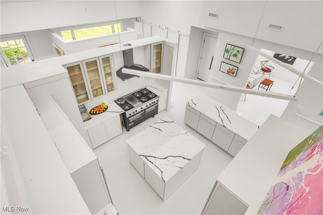 12866 Lake Shore Boulevard