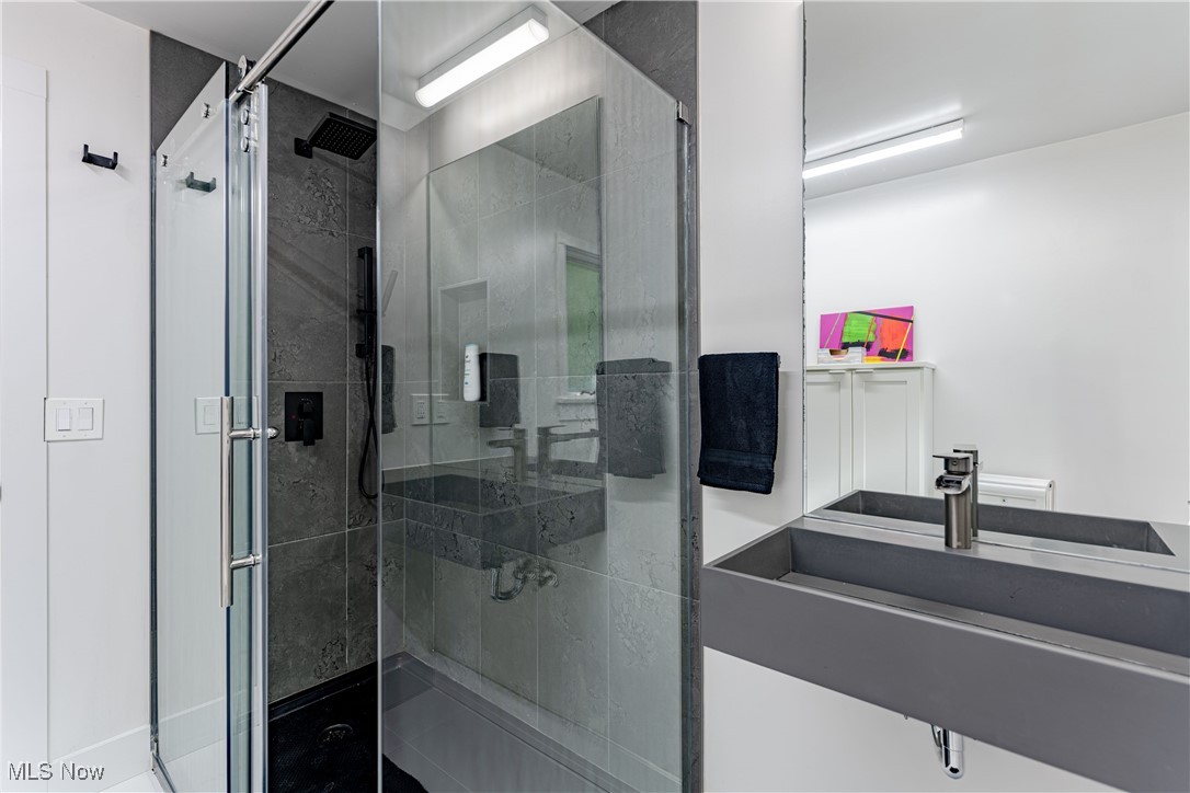 12866 Lake Shore Boulevard