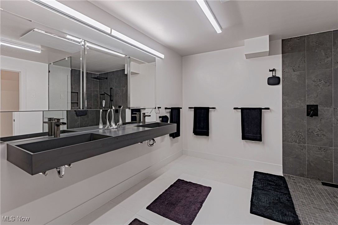 12866 Lake Shore Boulevard