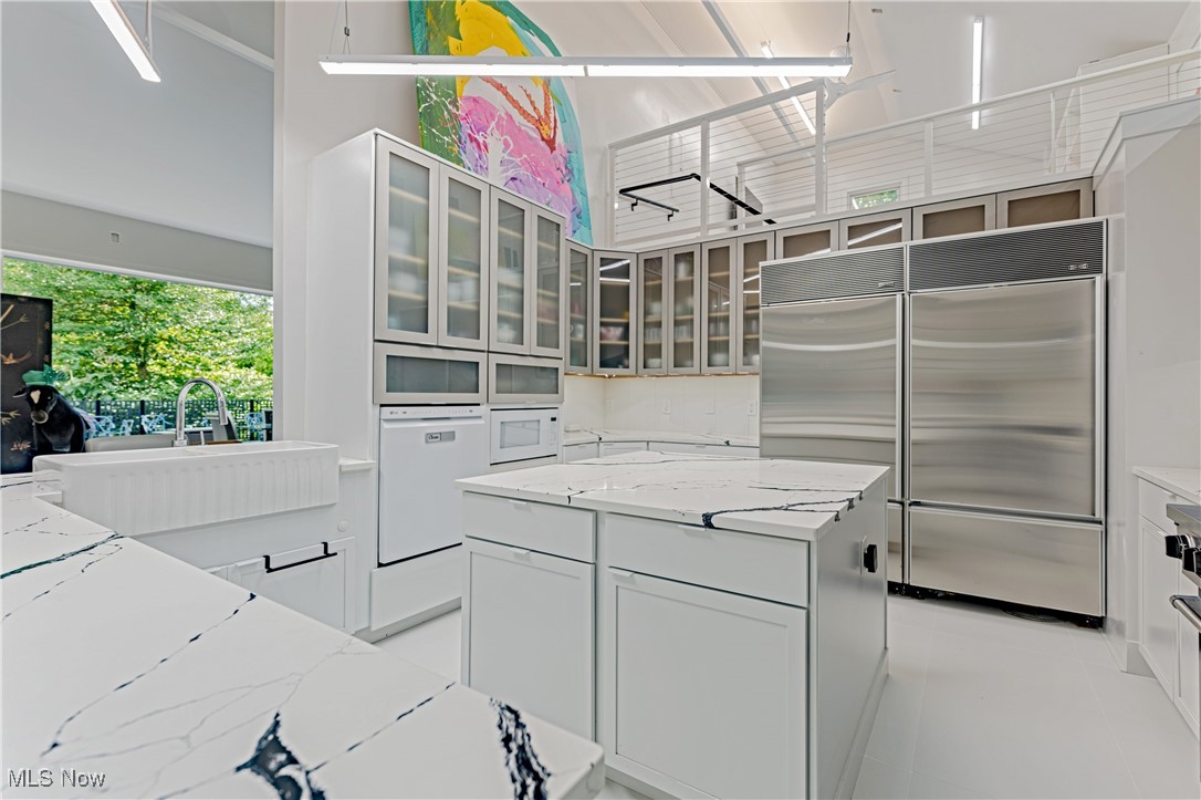 12866 Lake Shore Boulevard