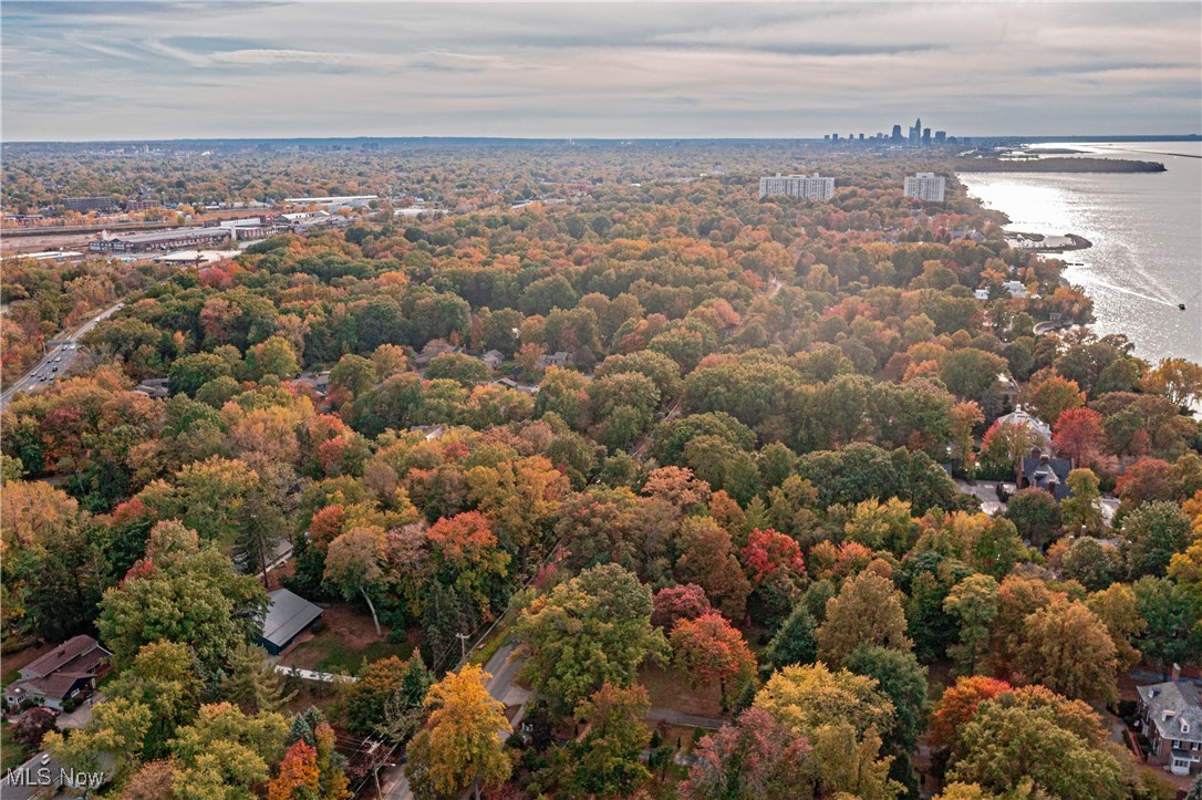 12866 Lake Shore Boulevard