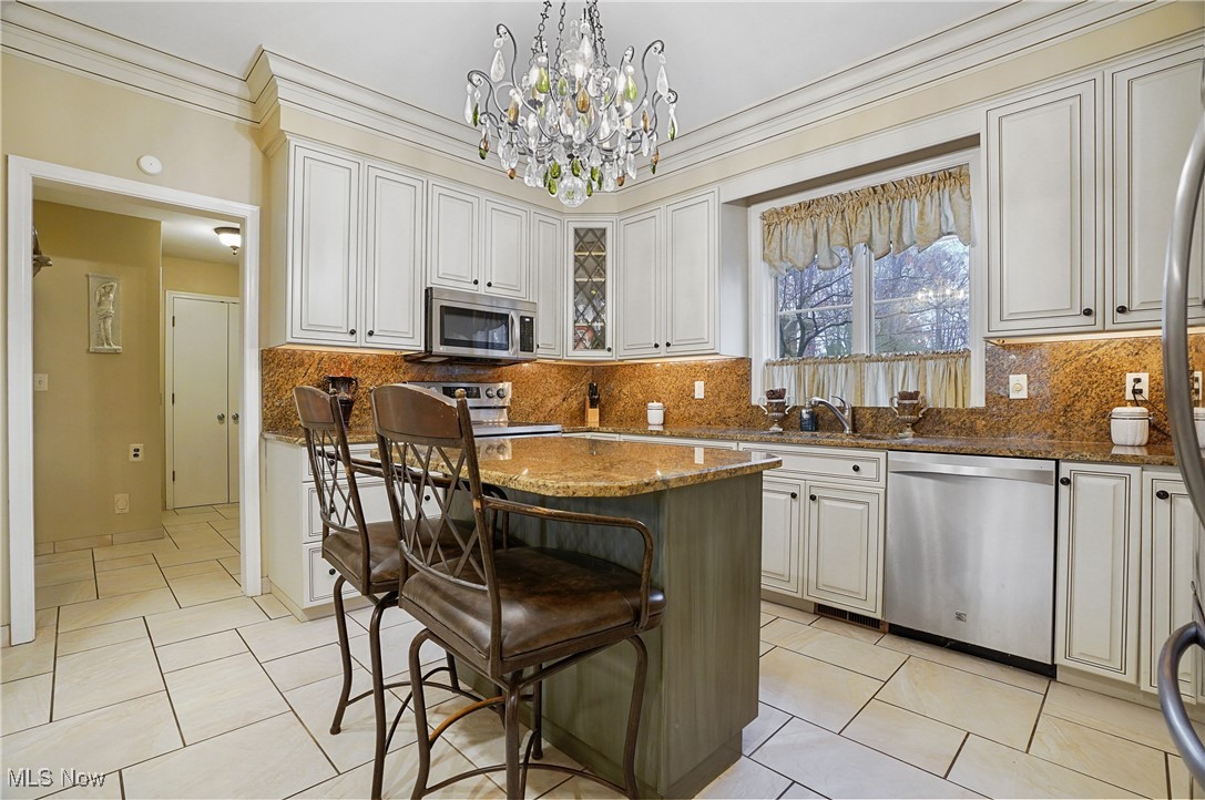 367 Country Club Drive NE