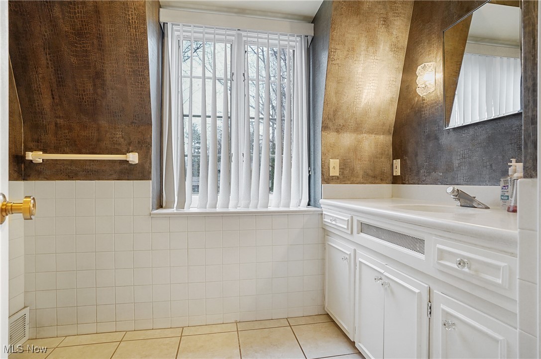 367 Country Club Drive NE