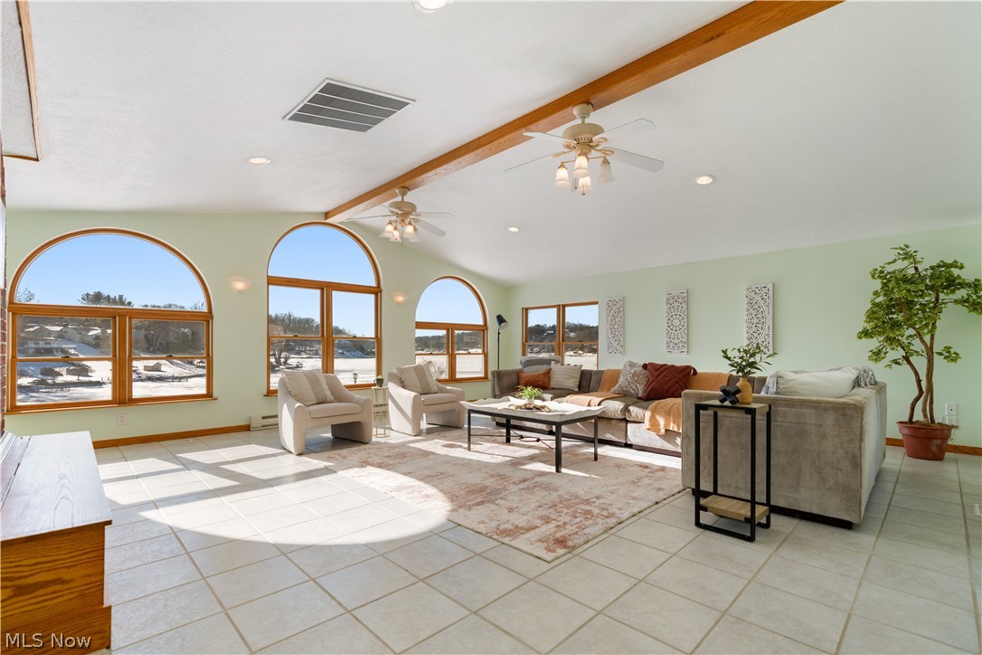 382 E Mohawk Drive