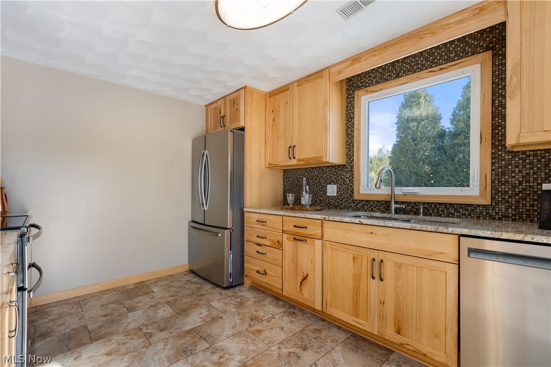 382 E Mohawk Drive