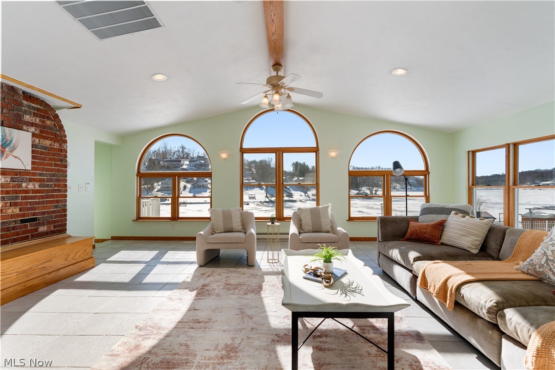 382 E Mohawk Drive