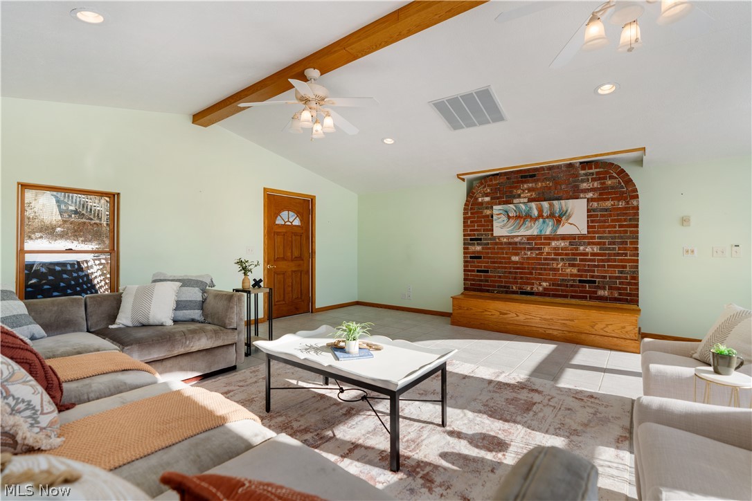 382 E Mohawk Drive