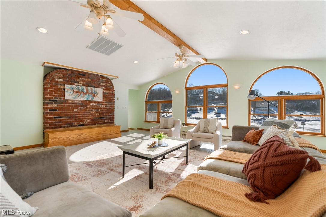 382 E Mohawk Drive