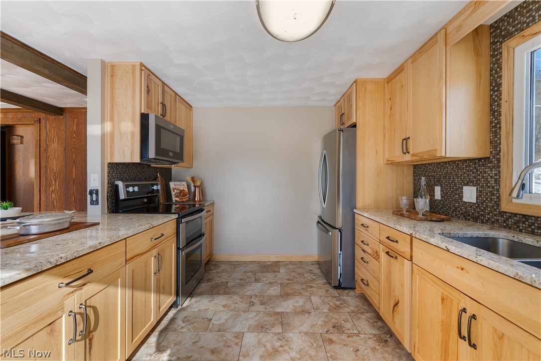 382 E Mohawk Drive