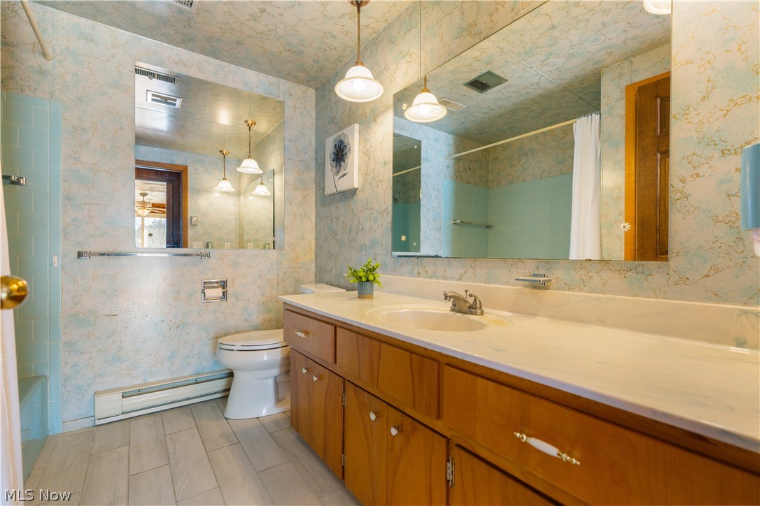 382 E Mohawk Drive