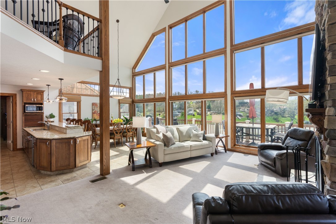 376 E Mohawk Drive