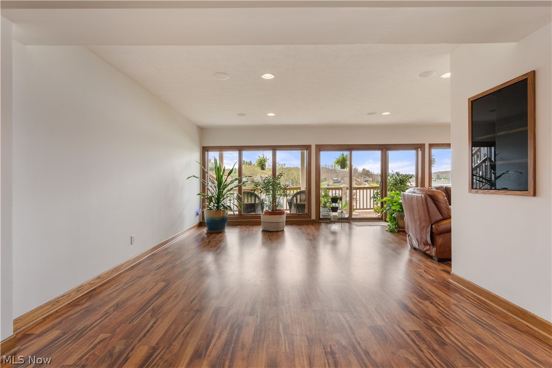 376 E Mohawk Drive