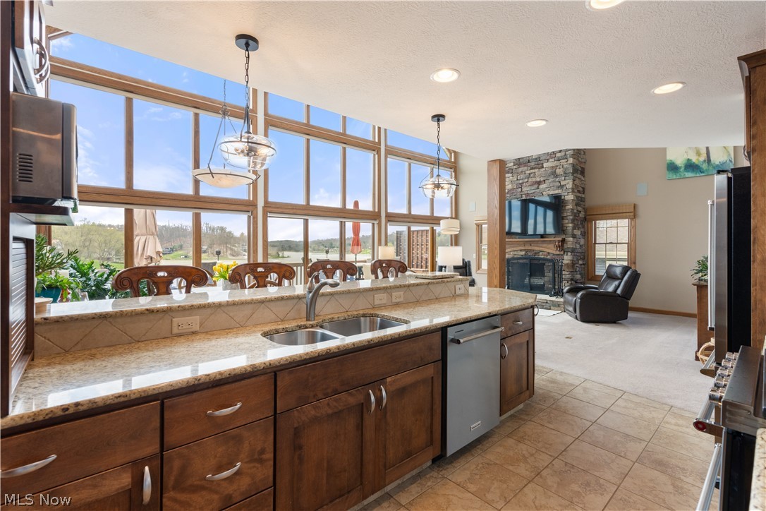 376 E Mohawk Drive