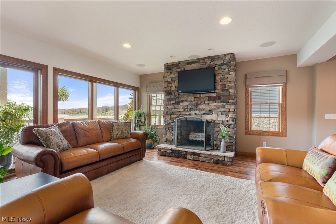 376 E Mohawk Drive