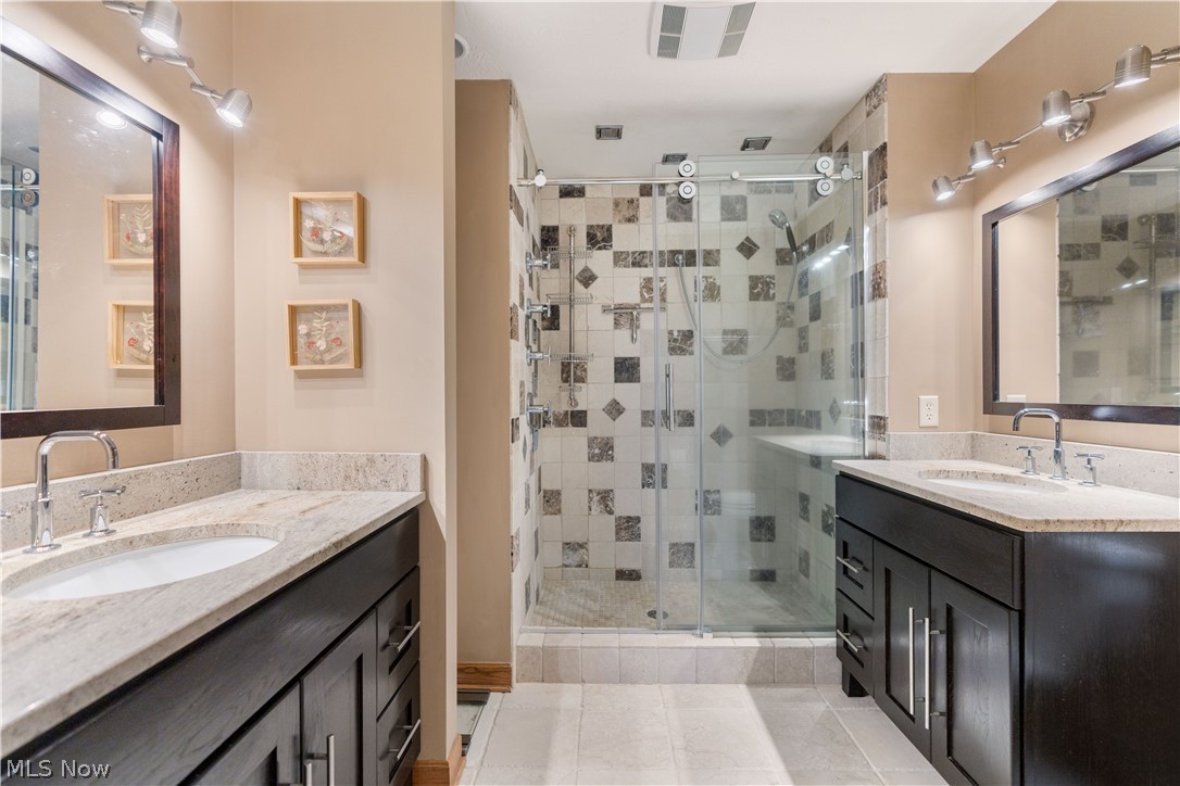 376 E Mohawk Drive