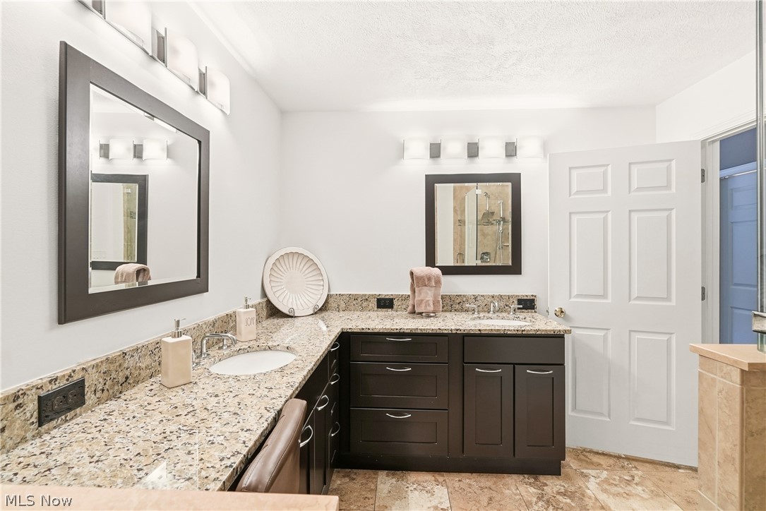 2551 Edgebrook Crossing