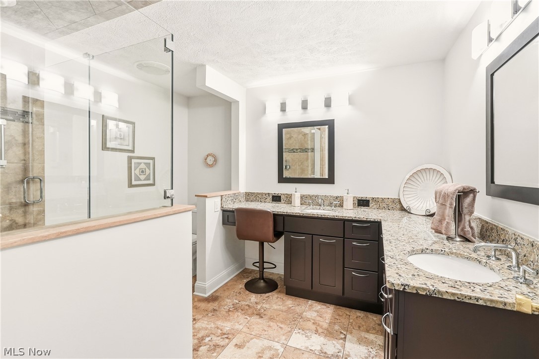 2551 Edgebrook Crossing