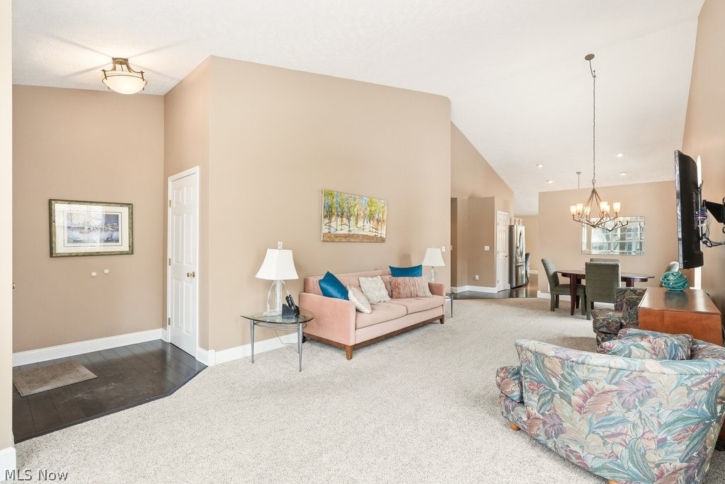 2551 Edgebrook Crossing