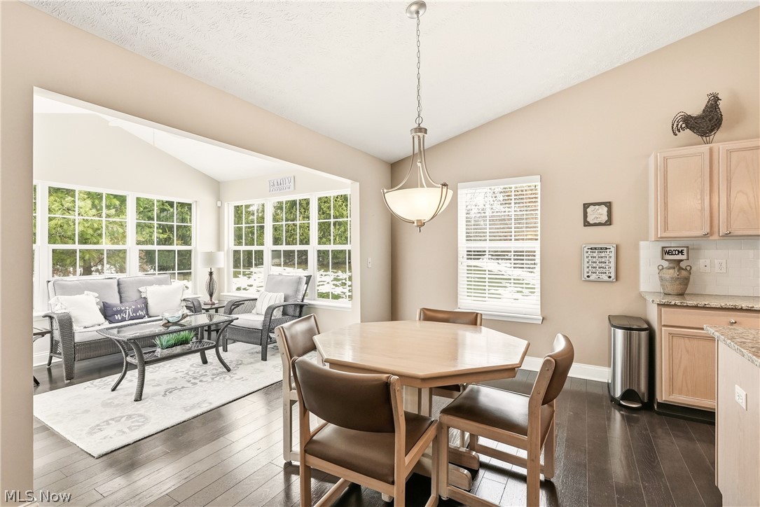 2551 Edgebrook Crossing