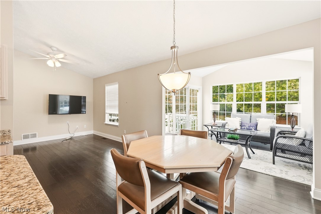 2551 Edgebrook Crossing