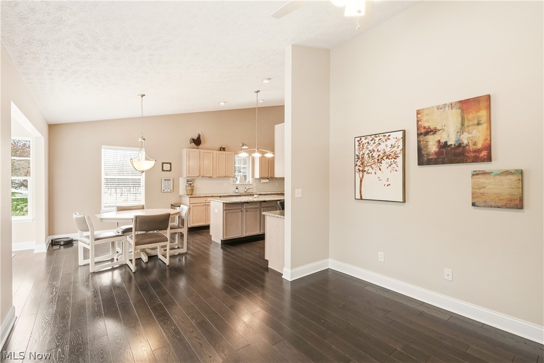 2551 Edgebrook Crossing