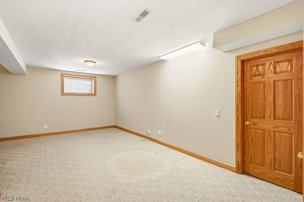 2253 Grimsby Street NW