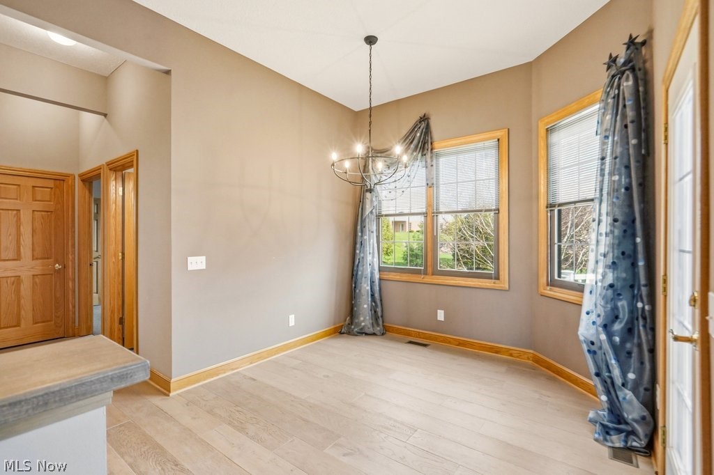 2253 Grimsby Street NW