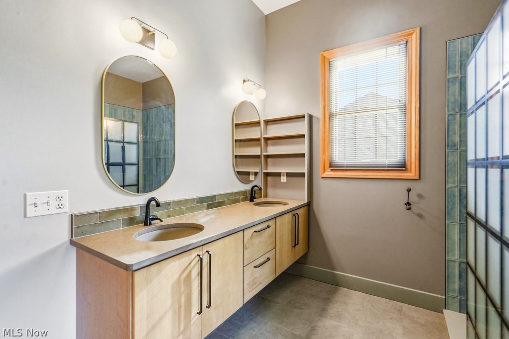 2253 Grimsby Street NW