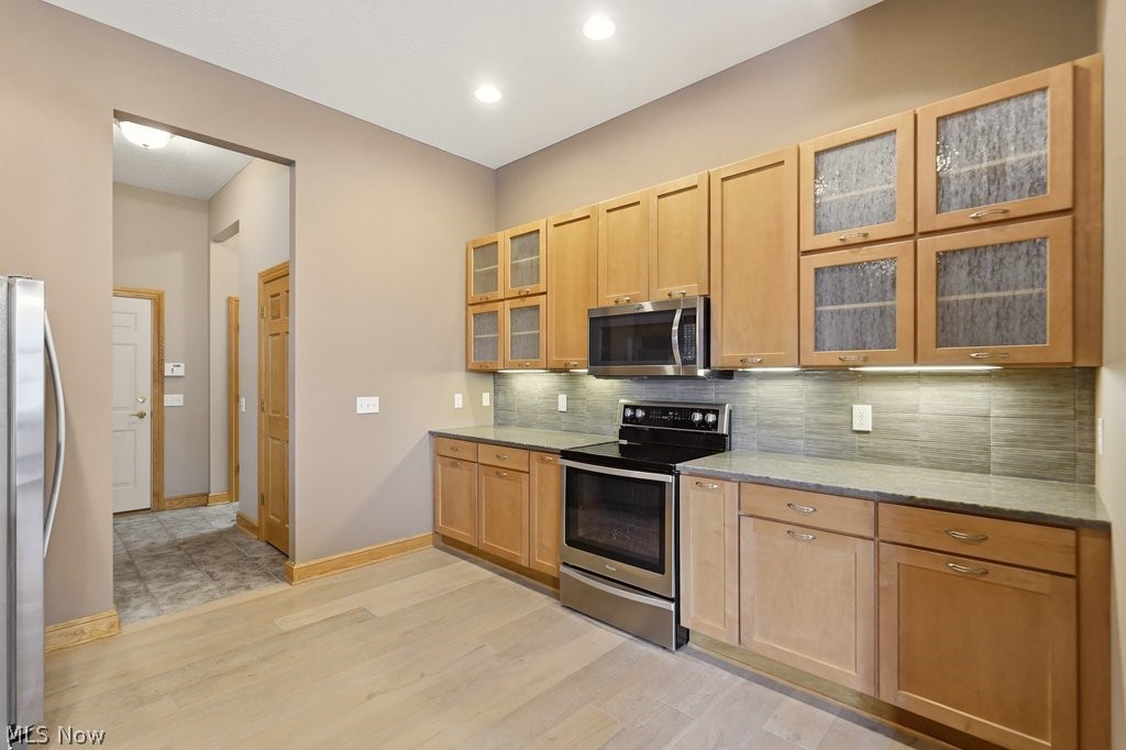 2253 Grimsby Street NW