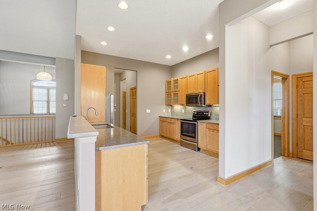 2253 Grimsby Street NW