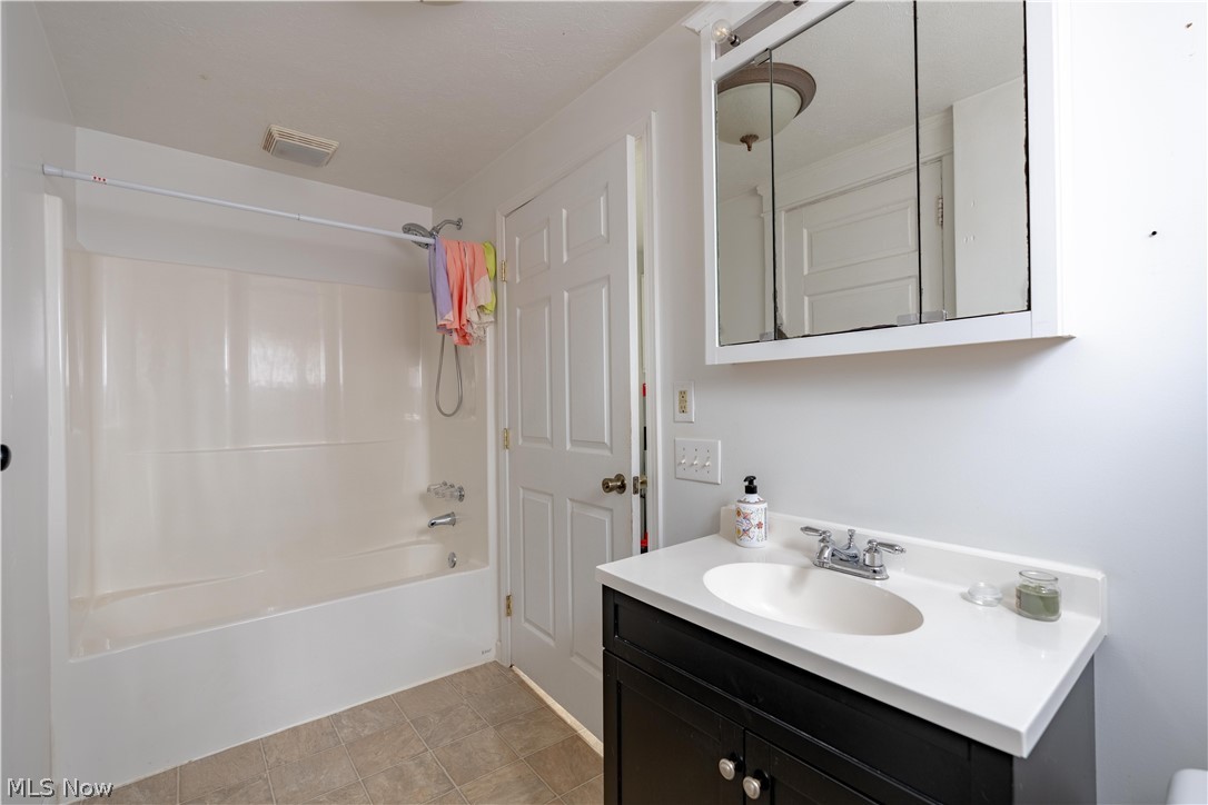 1841 S Freedom Avenue