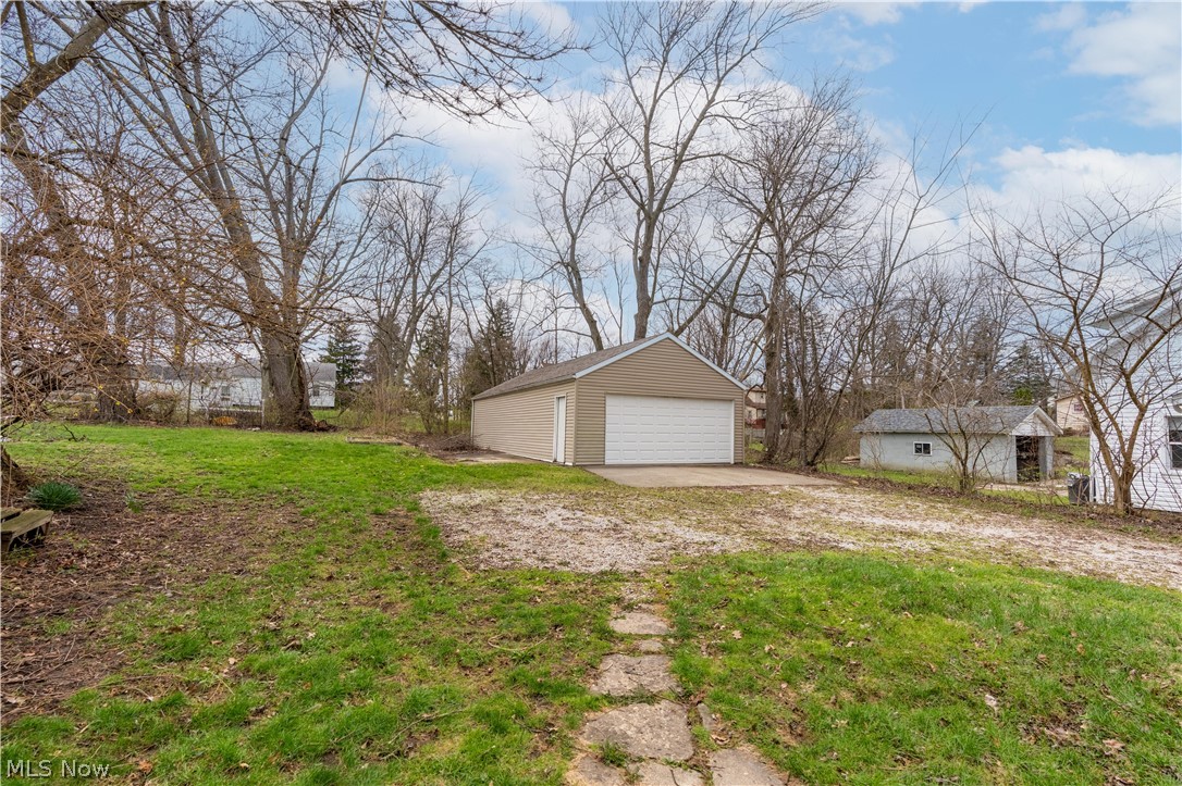 1841 S Freedom Avenue