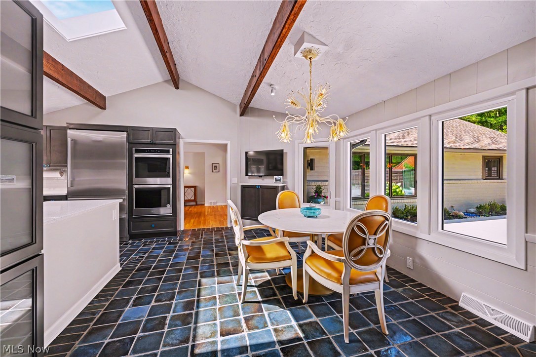 3300 Green Road