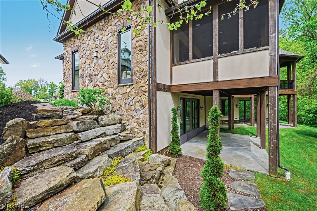 90 Lancaster Court