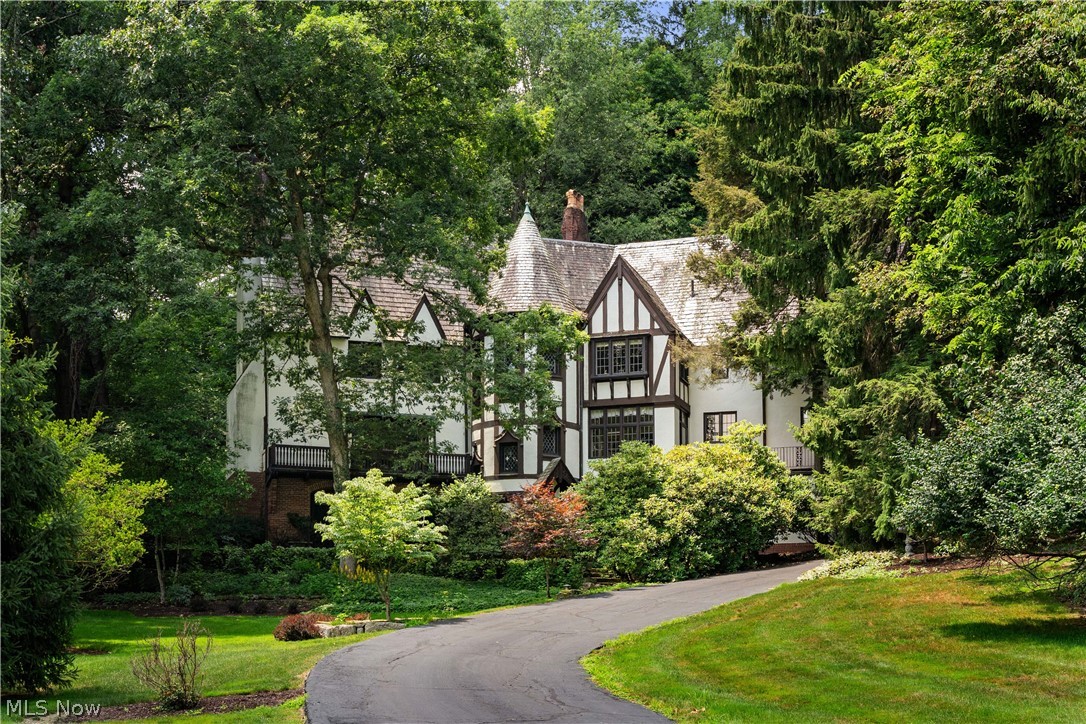 2421 Brentwood Road NW