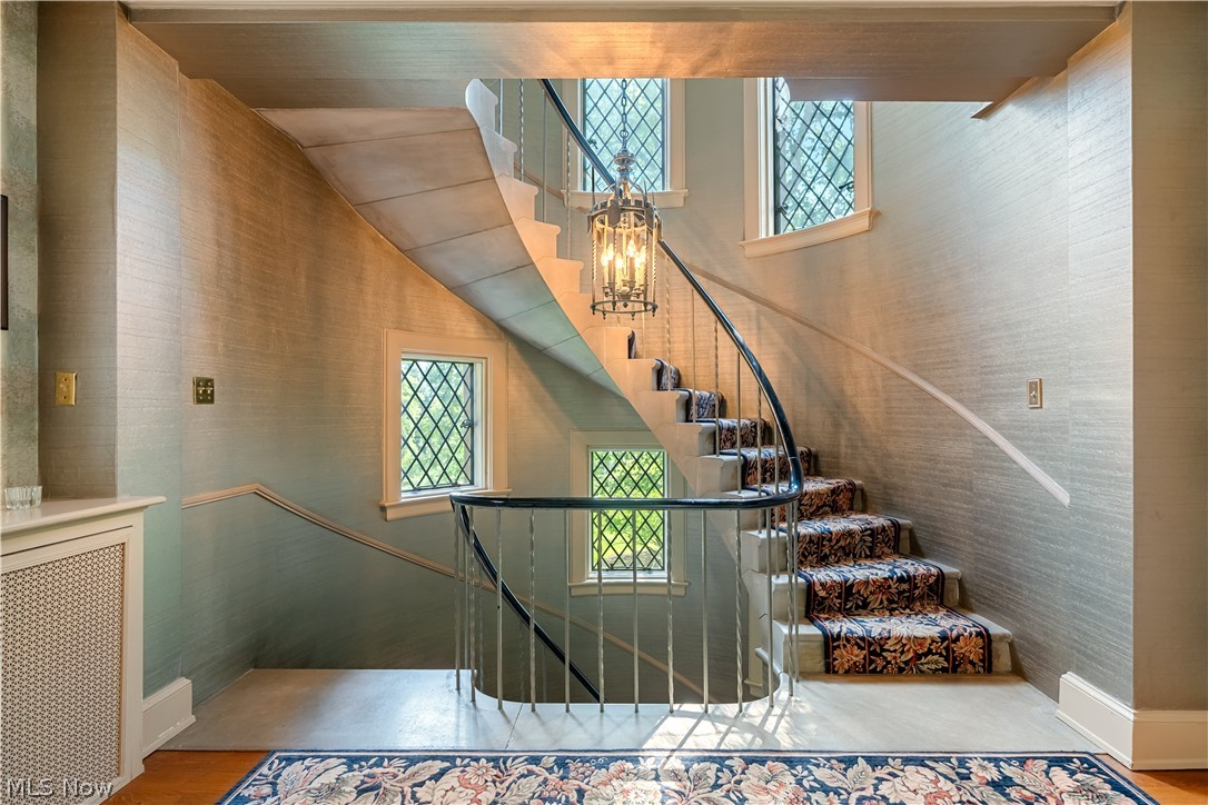 2421 Brentwood Road NW