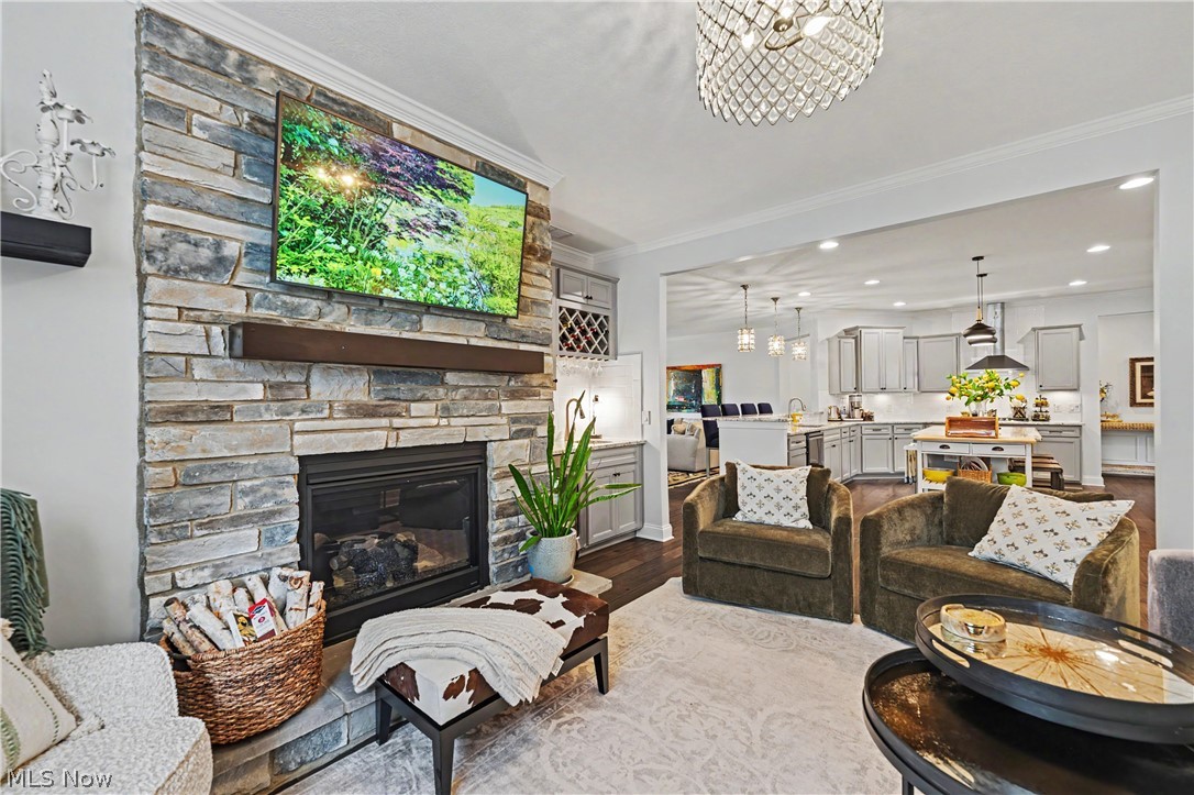 609 Burgess Circle