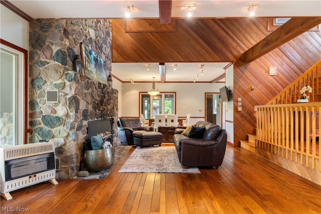 5587 Charleston Road
