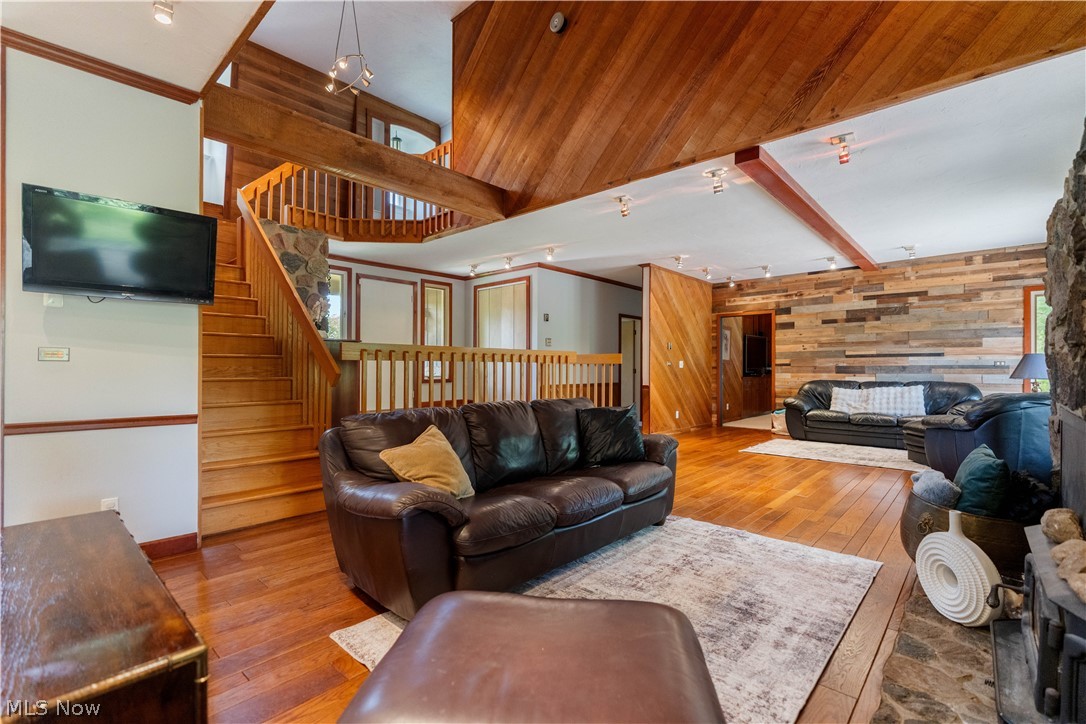 5587 Charleston Road