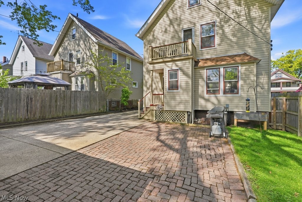 1605 Warren Road