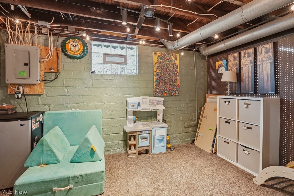 1605 Warren Road