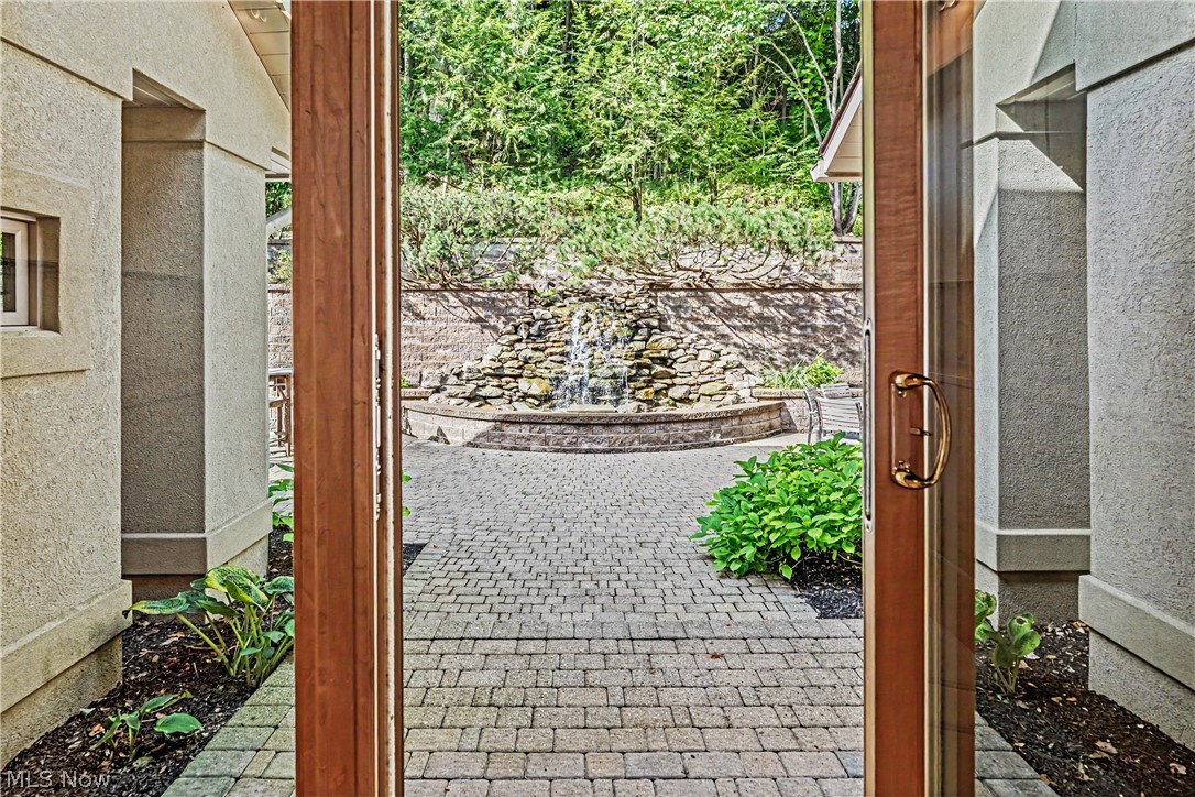 1040 Riverwoods Drive