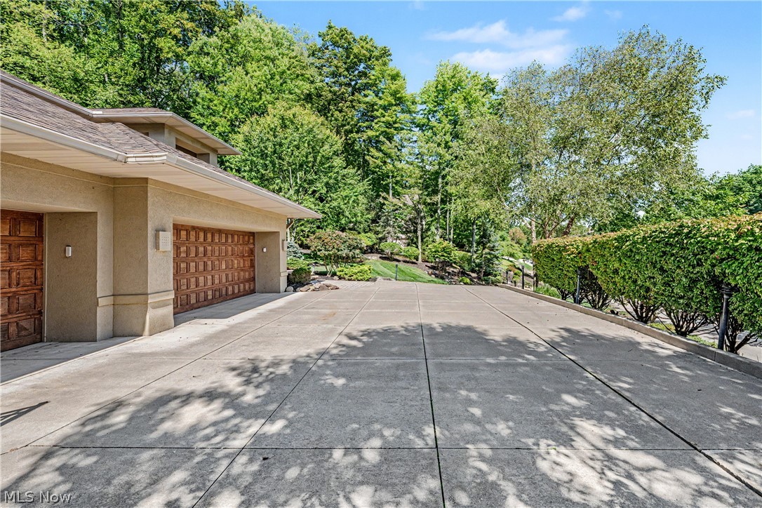 1040 Riverwoods Drive
