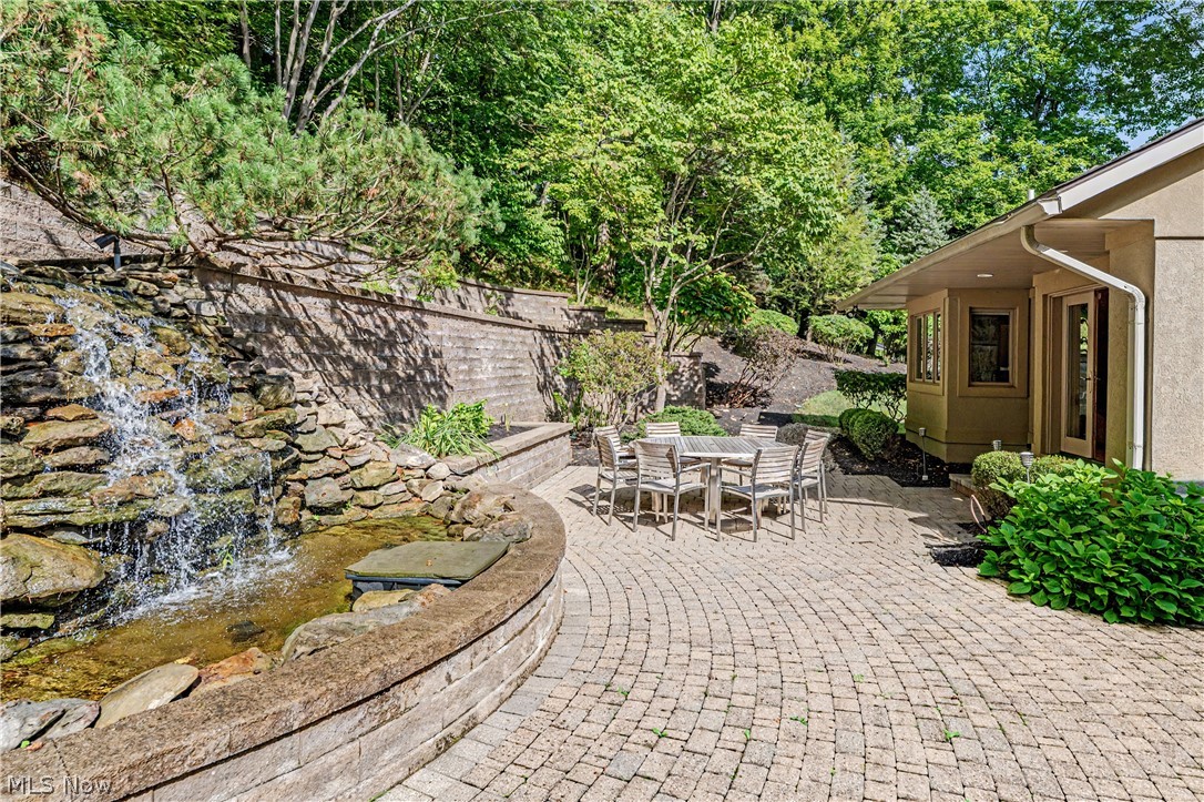 1040 Riverwoods Drive