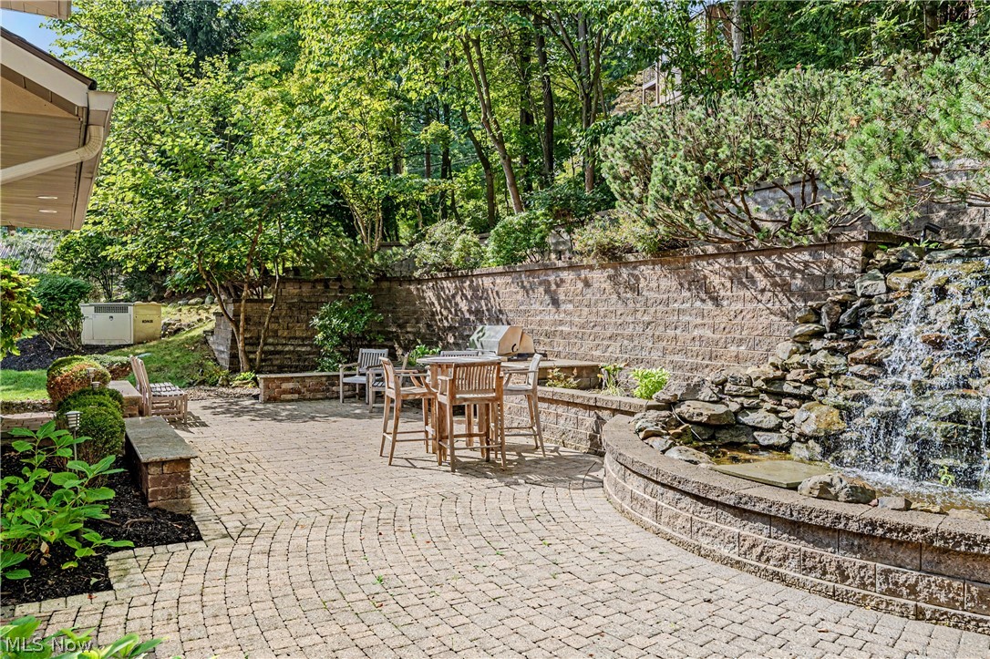 1040 Riverwoods Drive
