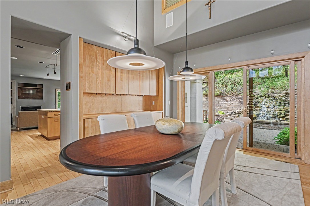 1040 Riverwoods Drive