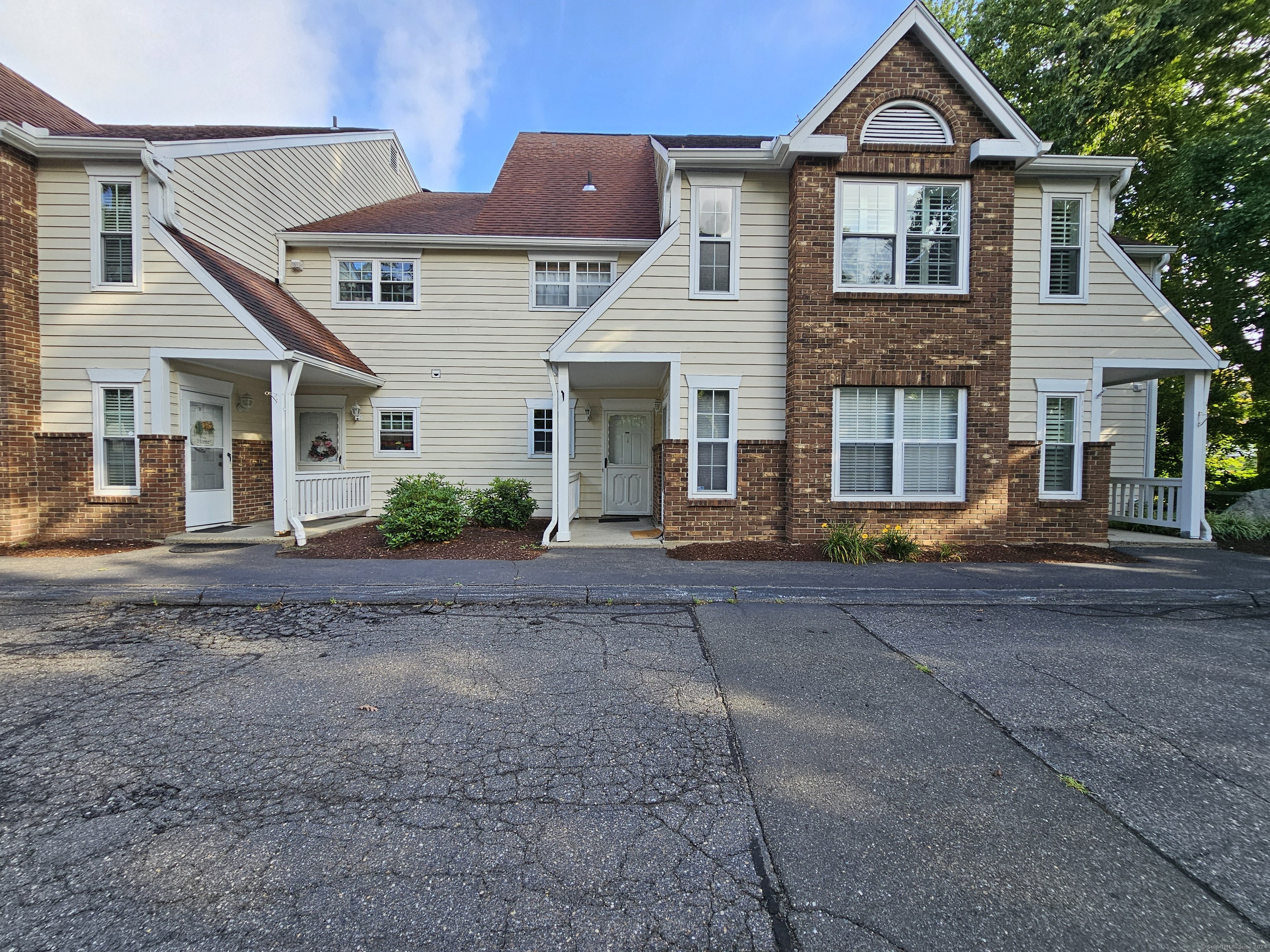 15 Janet Circle E