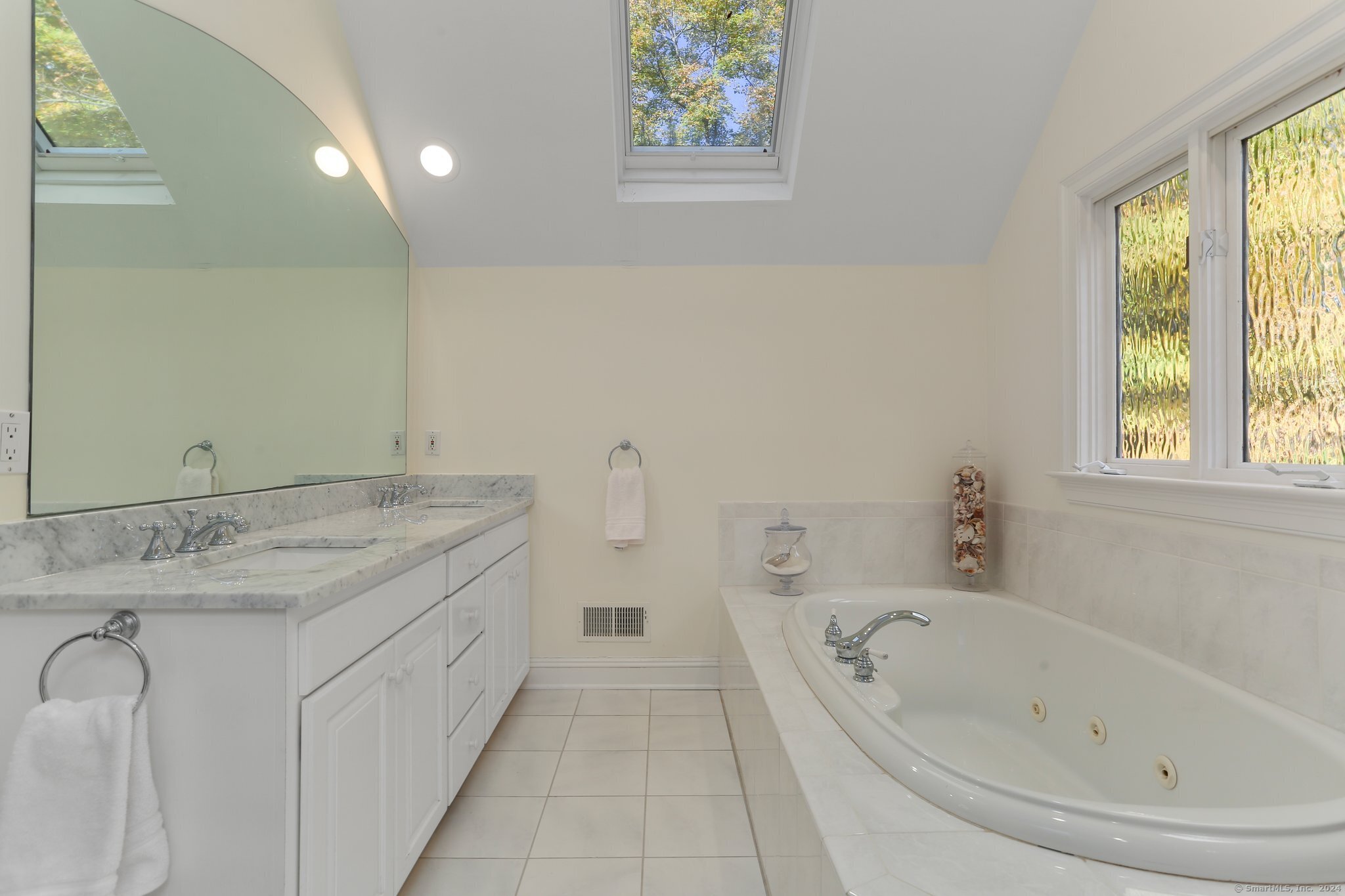 19 Oak Knoll Road